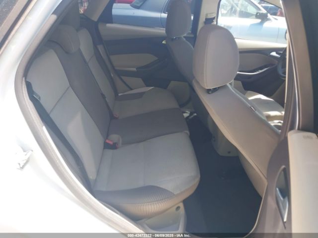 1FADP3K29EL158264 Ford FOCUS SE