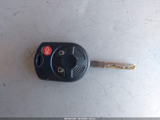 1FMCU0GX0GUC60403 Ford ESCAPE SE