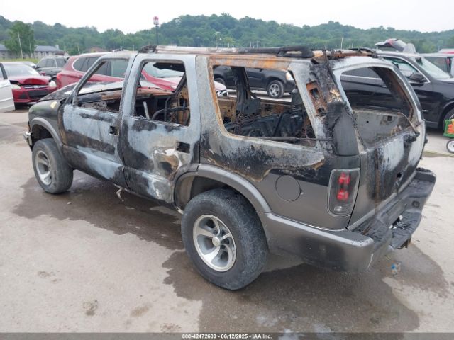 2000 CHEVROLET BLAZER 1GNDT13W5Y2100956 Photo 2