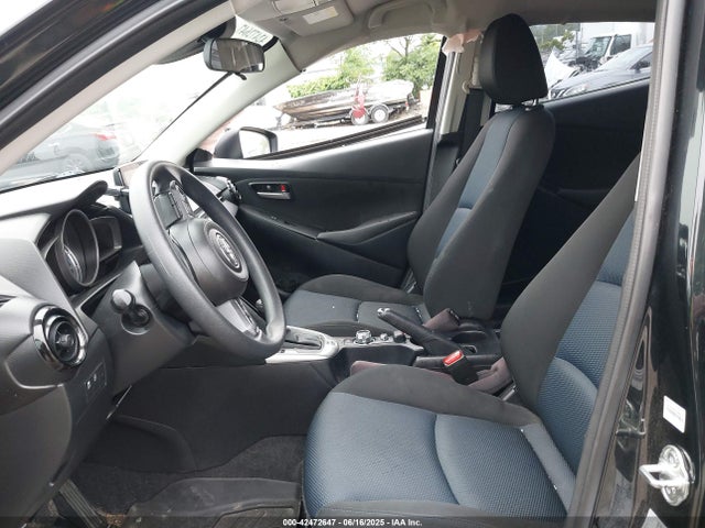 3MYDLBYV5KY520984 Toyota p5v
