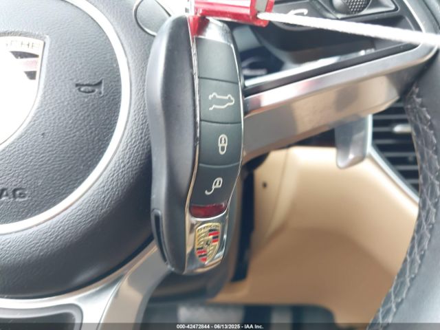 2018 PORSCHE MACAN WP1AA2A52JLB23840 Photo 10