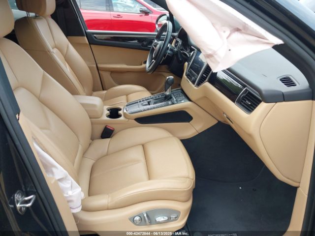 2018 PORSCHE MACAN WP1AA2A52JLB23840 Photo 4