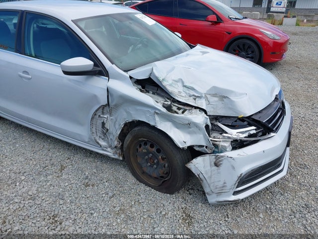 42472867 :رقم المزاد ، 3VW2B7AJ1HM397274 vin ، 2017 Volkswagen Jetta 1.4t S مزاد بيع
