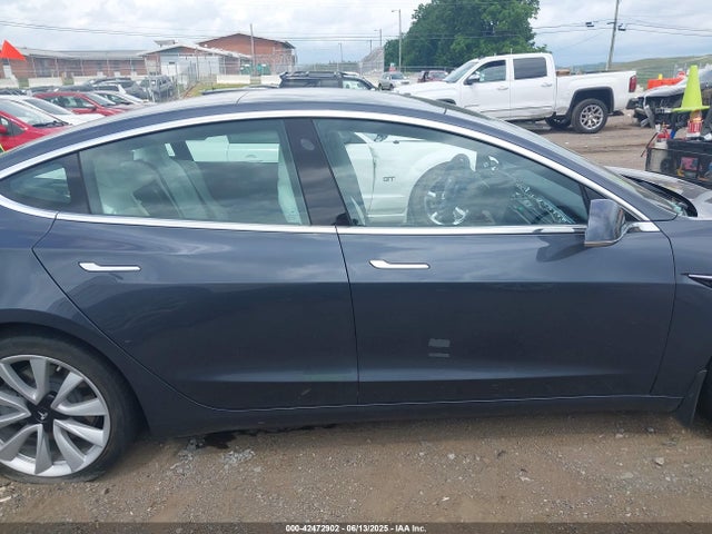 5YJ3E1EA7KF529830 Tesla MODEL 3