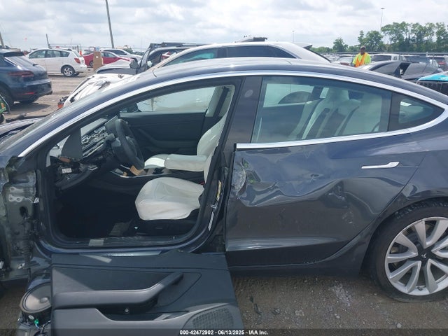 5YJ3E1EA7KF529830 Tesla MODEL 3