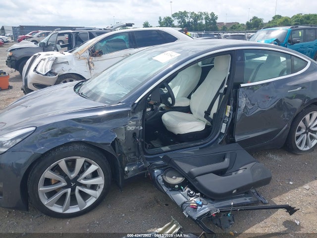 2019 TESLA MODEL 3 5YJ3E1EA7KF529830 Photo 5