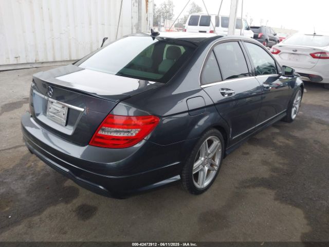 2013 MERCEDES-BENZ C 250 WDDGF4HBXDA869284 Photo 3