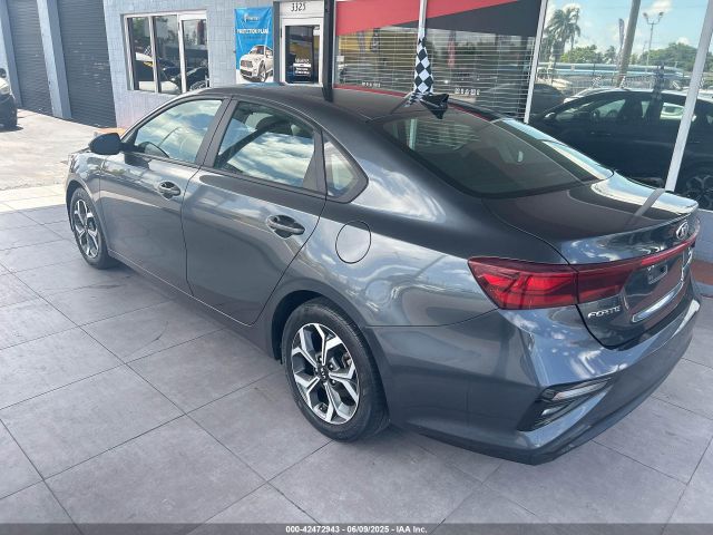 3KPF24AD6ME337864 KIA Forte Lxs