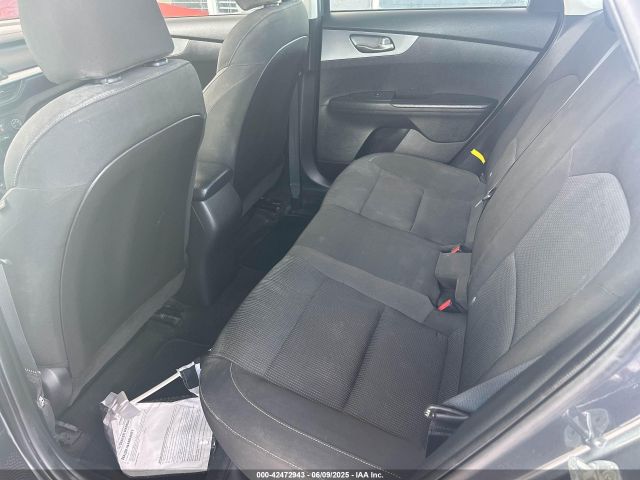 3KPF24AD6ME337864 KIA Forte Lxs