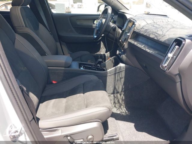 2024 VOLVO C40 RECHARGE PURE ELECTRIC YV4ER3GL0R2103611 Photo 4