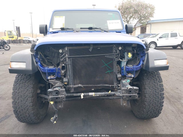 1C4HJXDG7JW235946 Jeep Wrangler