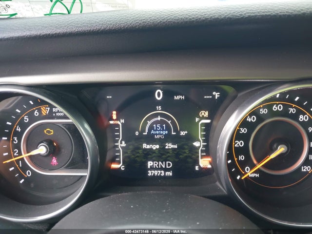 1C4HJXDG7JW235946 Jeep Wrangler