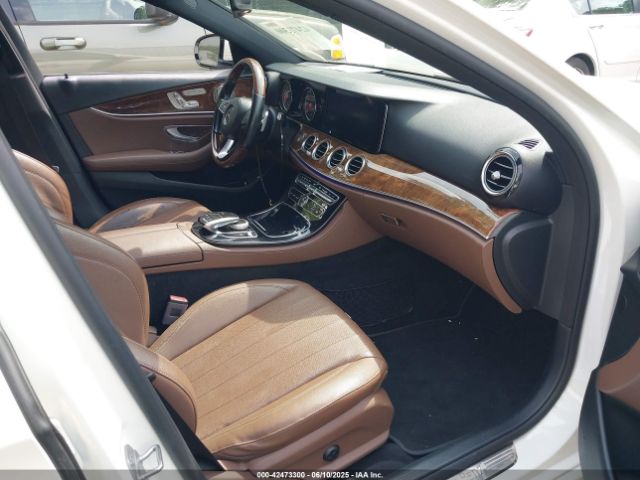 2017 MERCEDES-BENZ E 300 WDDZF4JB8HA275737 Photo 4