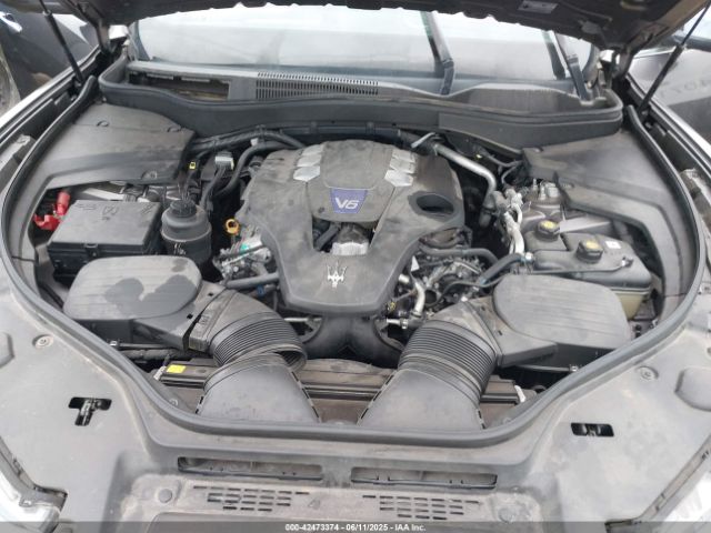 2017 MASERATI LEVANTE ZN661YUSXHX247660 Photo 9