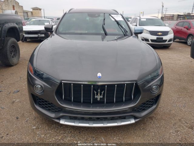 ZN661YUSXHX247660 Maserati LEVANTE S