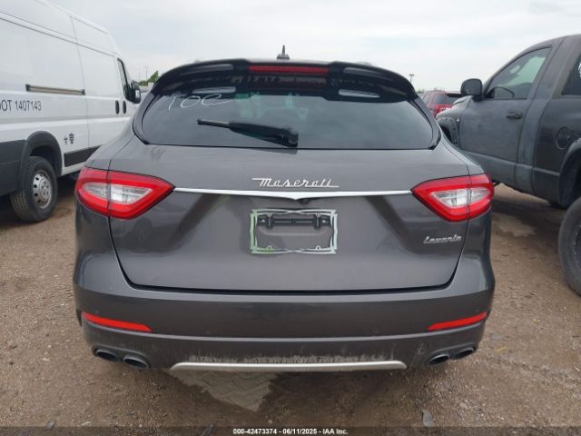ZN661YUSXHX247660 Maserati LEVANTE S