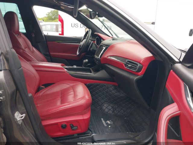 2017 MASERATI LEVANTE ZN661YUSXHX247660 Photo 4