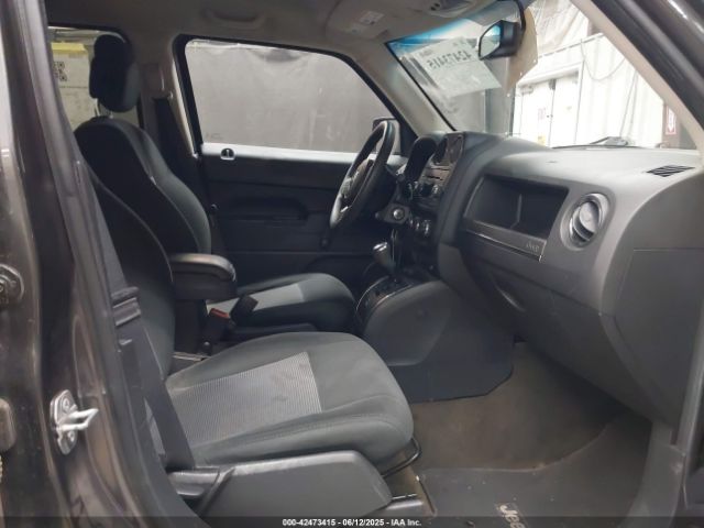 1C4NJPBA3GD569297 Jeep 2016