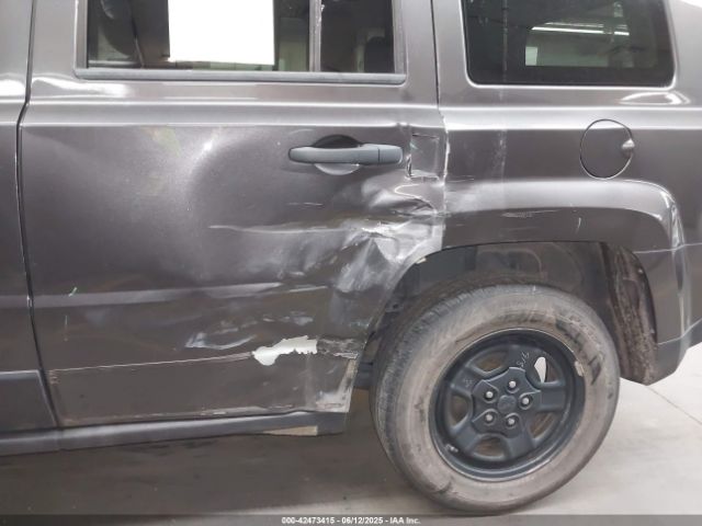 1C4NJPBA3GD569297 Jeep 2016
