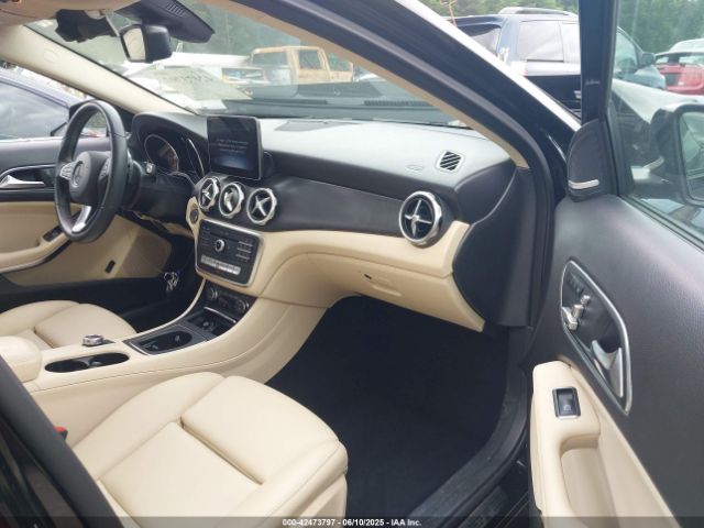 2019 MERCEDES-BENZ GLA 250 WDCTG4EB2KU008357 Photo 4