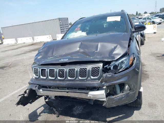3C4NJDBN7PT533642 Jeep 2023
