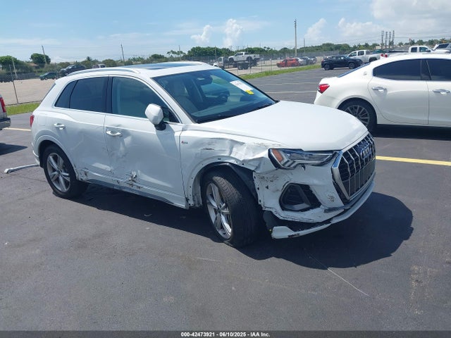 2022 AUDI Q3 WA1EECF31N1091141 Photo 0