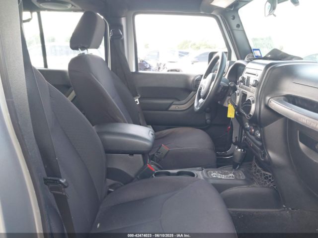 2013 JEEP WRANGLER UNLIMITED 1C4BJWDG4DL676455 Photo 4
