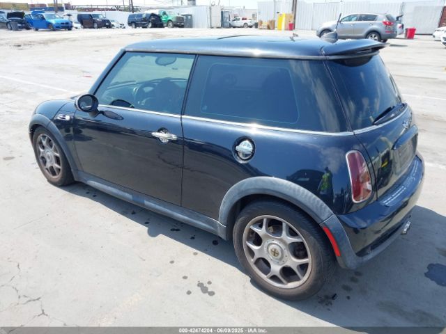 2006 MINI COOPER S WMWRE33596TJ35502 Photo 2
