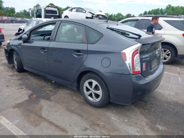 2013 TOYOTA PRIUS JTDKN3DU1D5565102 Photo 2