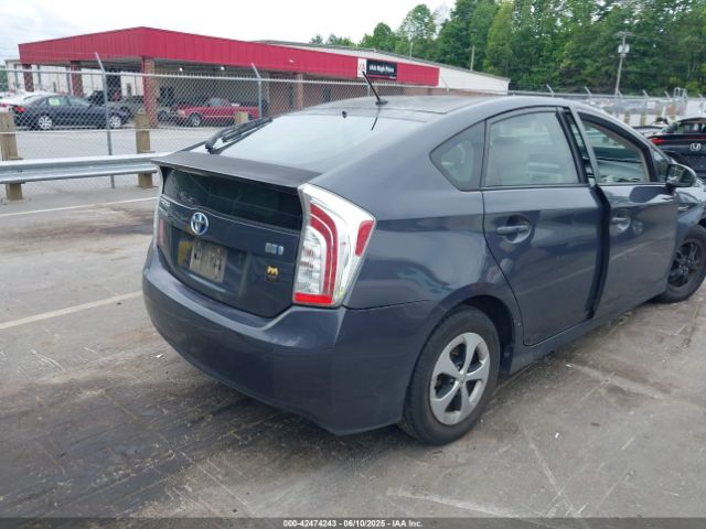 2013 TOYOTA PRIUS JTDKN3DU1D5565102 Photo 3