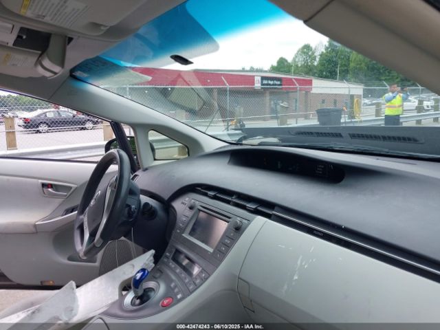 2013 TOYOTA PRIUS JTDKN3DU1D5565102 Photo 4
