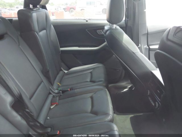 WA1VAAF74JD012380 Audi Q7 3.0t Premium