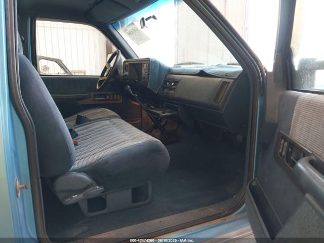 1993 CHEVROLET GMT-400 1GCHK39N3PE242677 Photo 4