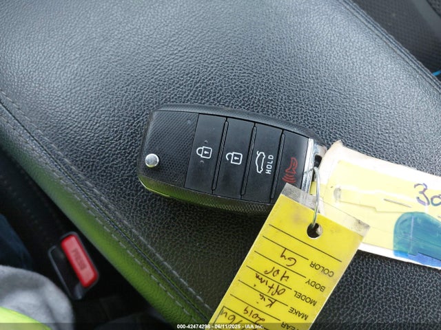 5XXGT4L33KG285104 KIA Optima Lx