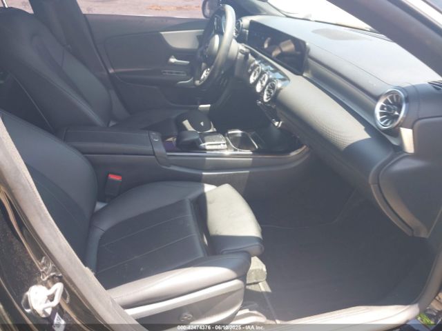 2022 MERCEDES-BENZ CLA 250 COUPE W1K5J4GB0NN321134 Photo 4