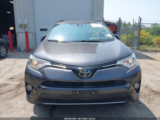 2T3RFREV2JW738510 Toyota Rav4 Adventure/xle