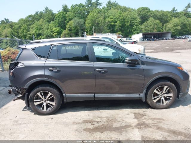 2T3RFREV2JW738510 Toyota Rav4 Adventure/xle