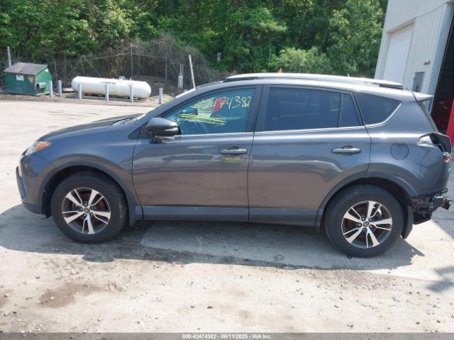 2T3RFREV2JW738510 Toyota Rav4 Adventure/xle
