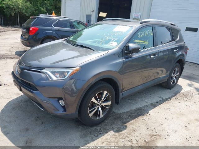 2T3RFREV2JW738510 Toyota Rav4 Adventure/xle