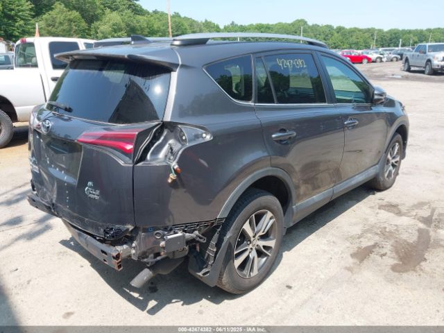 2T3RFREV2JW738510 Toyota Rav4 Adventure/xle