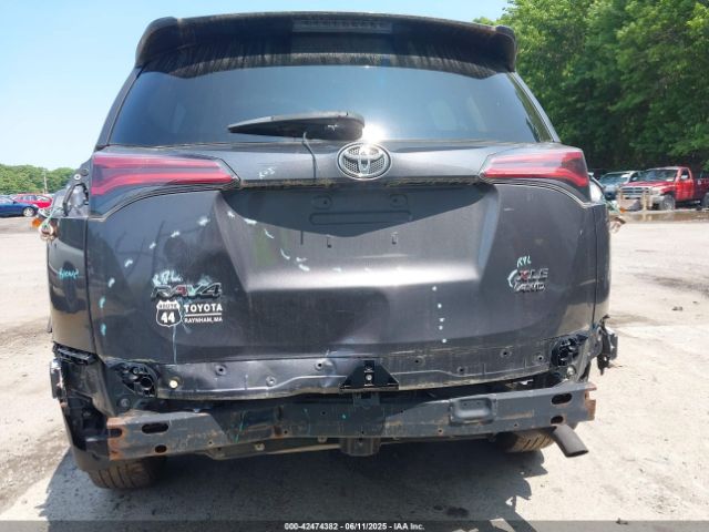 2T3RFREV2JW738510 Toyota Rav4 Adventure/xle