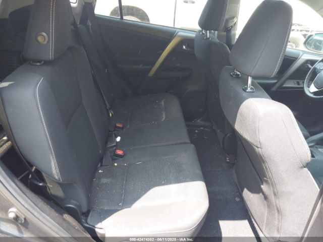 2T3RFREV2JW738510 Toyota Rav4 Adventure/xle