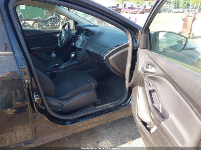 1FADP3K2XFL277491 Ford FOCUS SE