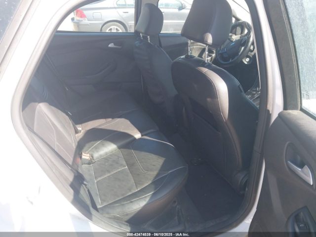 1FADP3K28FL287307 Ford FOCUS SE