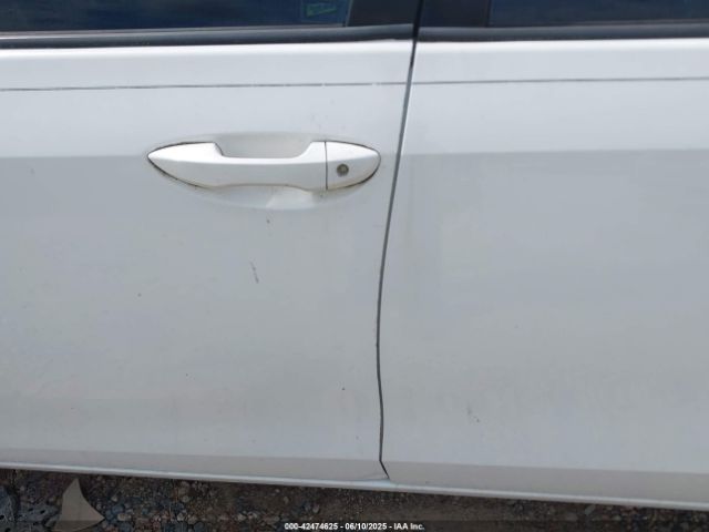 2T1BURHE0EC033546 Toyota COROLLA L