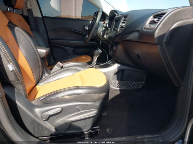 3C4NJCAB8KT652360 Jeep 2019