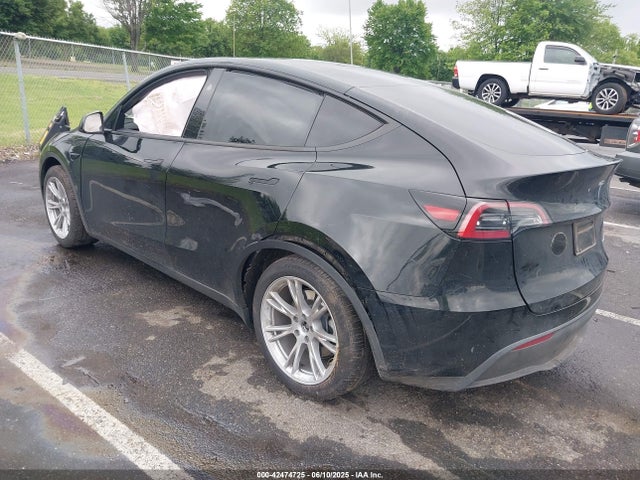 2024 TESLA MODEL Y 7SAYGDEE8RA228241 Photo 2