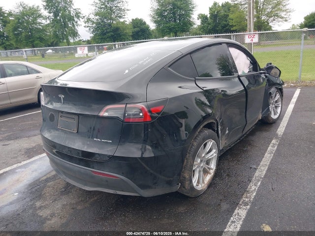 2024 TESLA MODEL Y 7SAYGDEE8RA228241 Photo 3