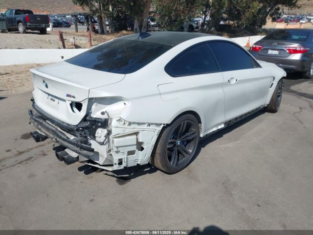 2016 BMW M4 WBS3R9C54GK336577 Photo 3