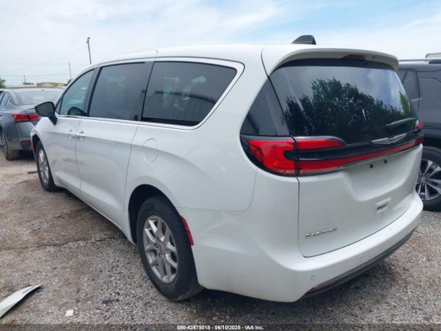2024 CHRYSLER PACIFICA 2C4RC1BG2RR149902 Photo 2